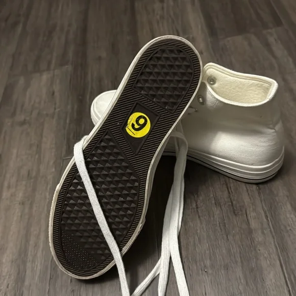 Sincerely Jules White Canvas - Picture 5 of 6